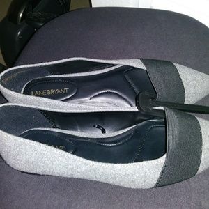 Lane bryant grey and black flats